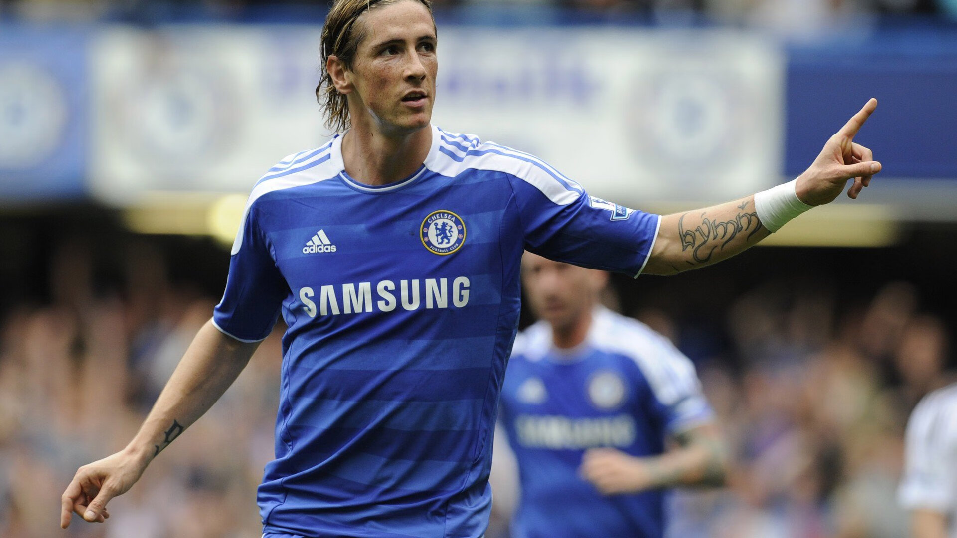 史密斯起跳反应制胜 澳中队紧随其后，史密斯跳车